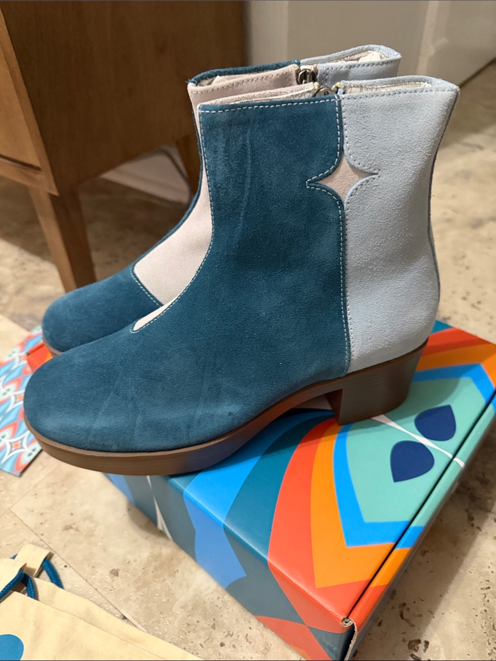 Lazy Luna Milky Way white and blue Suede Ankle Boots 9.5 - Picture 3 of 6